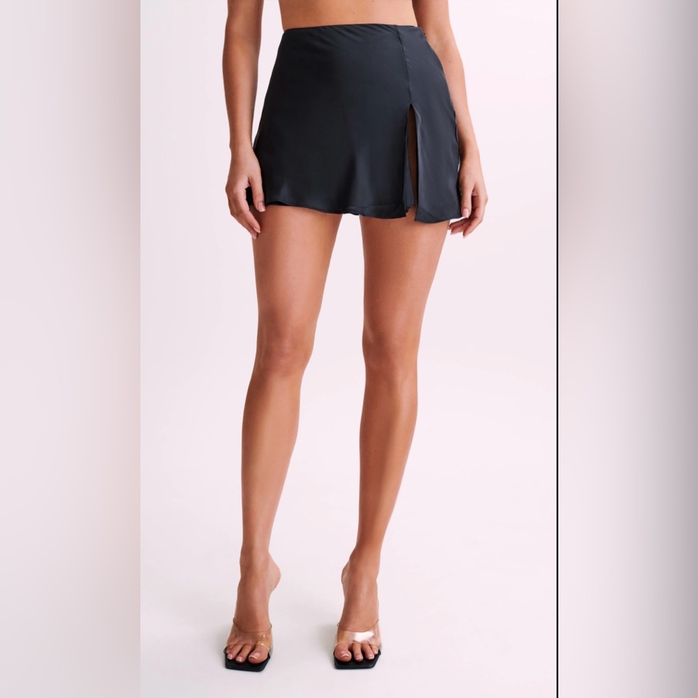Meshki - Hartley Mini Satin Skirt in Black, XL